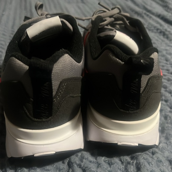 NIKE AIR MAX SNEAKERS - Picture 4 of 5